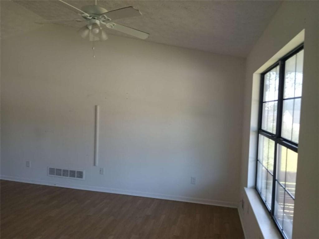 3 bedroom, 2 bathroom, 1,360 sq ft single family residence for sale at 10386 Wisteria Lane, Jonesboro, GA 30238 — photo 4