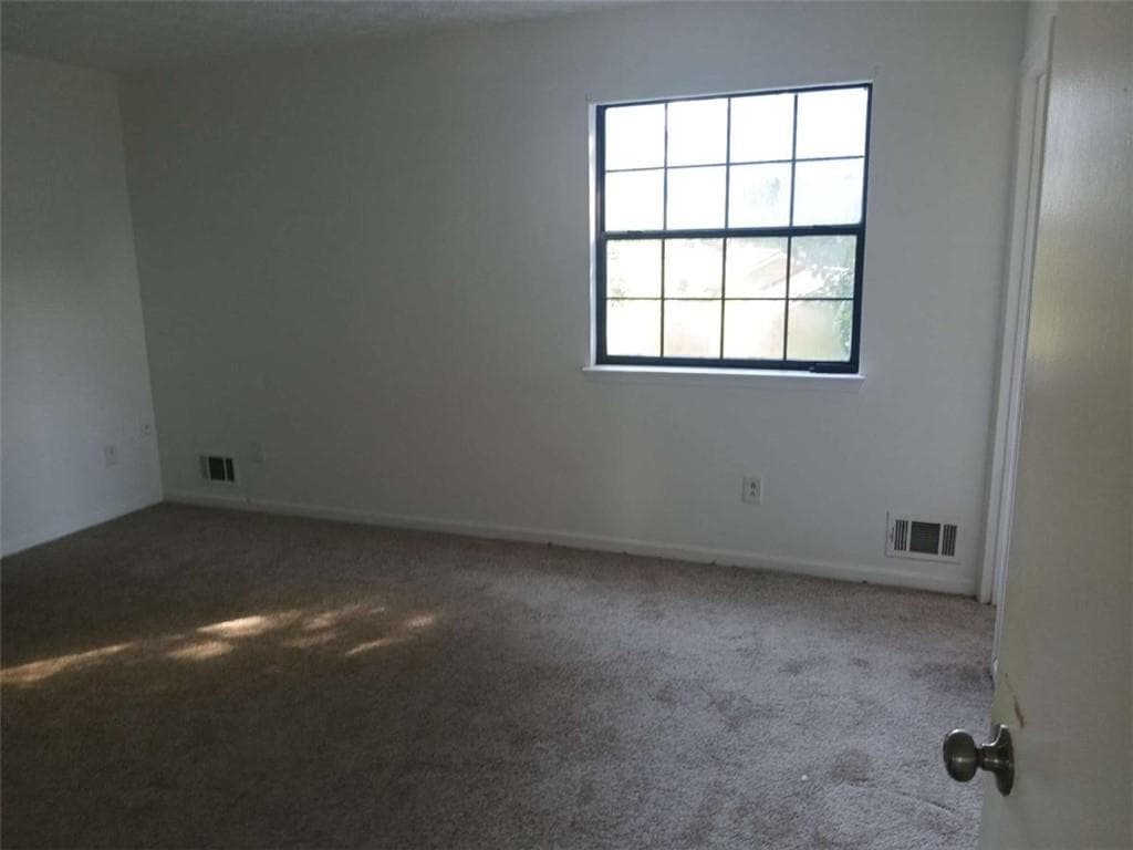 3 bedroom, 2 bathroom, 1,360 sq ft single family residence for sale at 10386 Wisteria Lane, Jonesboro, GA 30238 — photo 9