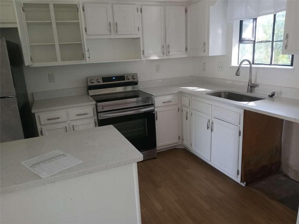 3 bedroom, 2 bathroom, 1,360 sq ft single family residence for sale at 10386 Wisteria Lane, Jonesboro, GA 30238 — photo 6