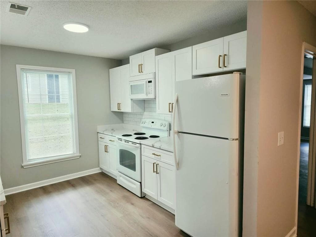 4 bedroom, 3 bathroom, 1,484 sq ft single family residence for rent at 5542 Shawnee Trail, Norcross, GA 30071 for $1,995 a month — photo 5
