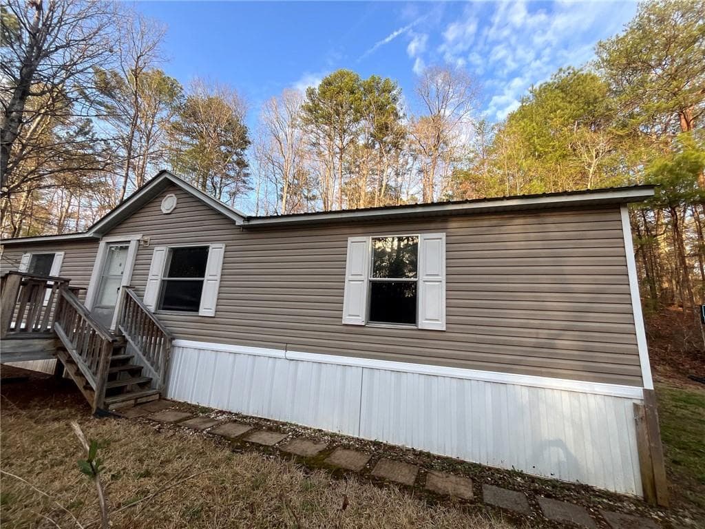 3 bedroom, 2 bathroom, 1,152 sq ft single family residence for sale at 615 Gunstock Creek Lane, Ellijay, GA 30540