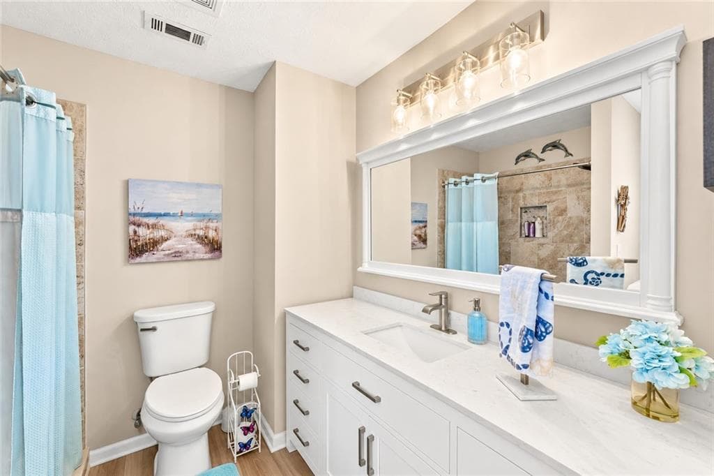 2 bedroom, 1 bathroom, 900 sq ft single family residence for sale at 2560 Fairlane Drive, Cumming, GA 30041 — photo 4