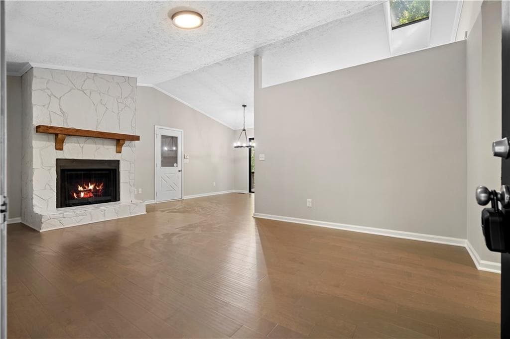 2 bedroom, 2 bathroom, 1,244 sq ft single family residence for sale at 4006 Lake Acworth Drive, Acworth, GA 30101 — photo 3