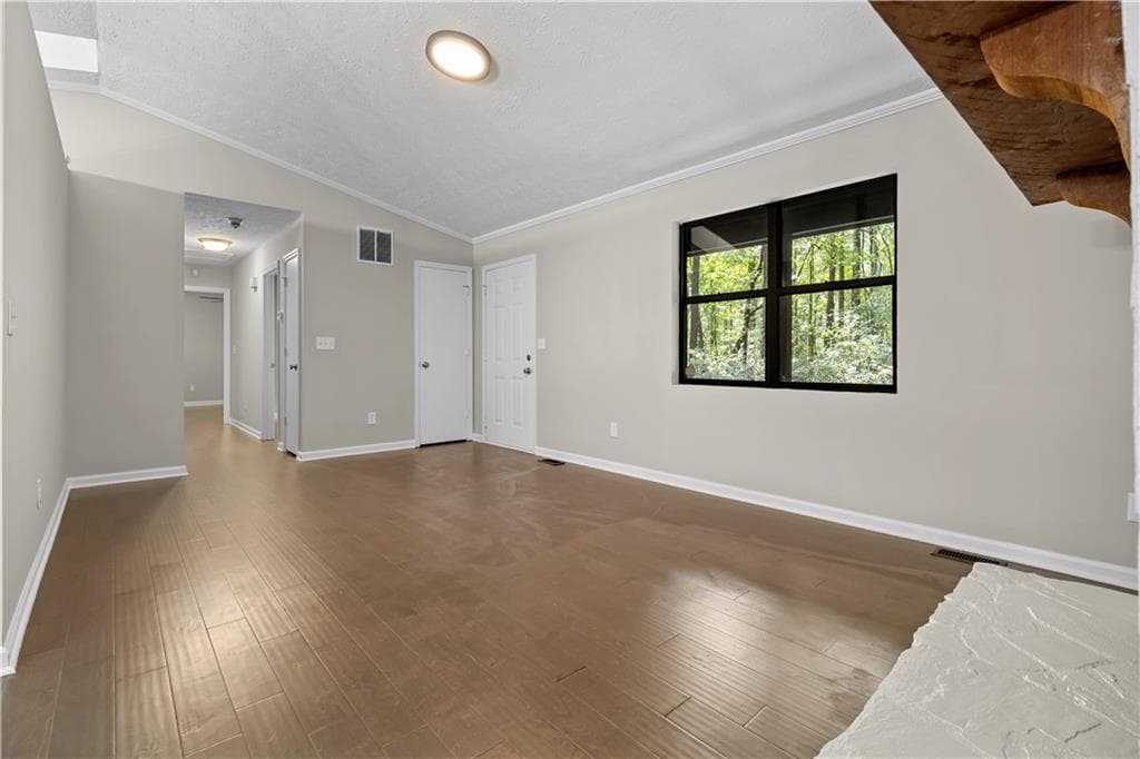 2 bedroom, 2 bathroom, 1,244 sq ft single family residence for sale at 4006 Lake Acworth Drive, Acworth, GA 30101 — photo 6