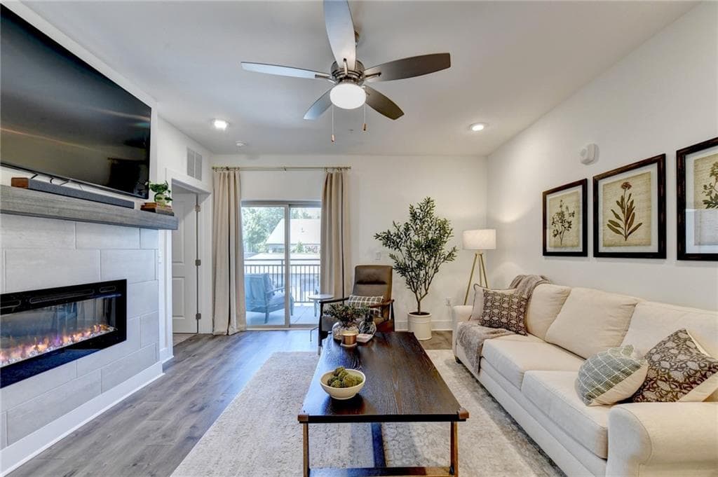 2 bedroom, 2 bathroom, 1,702 sq ft single family residence for rent at 3342 Orwell Way 1208, Cumming, GA 30041 for $2,600 a month — photo 3