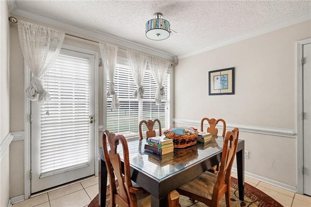 4 bedroom, 3 bathroom, 2,472 sq ft single family residence for sale at 300 Glynnshire Court, Covington, GA 30016 — photo 6