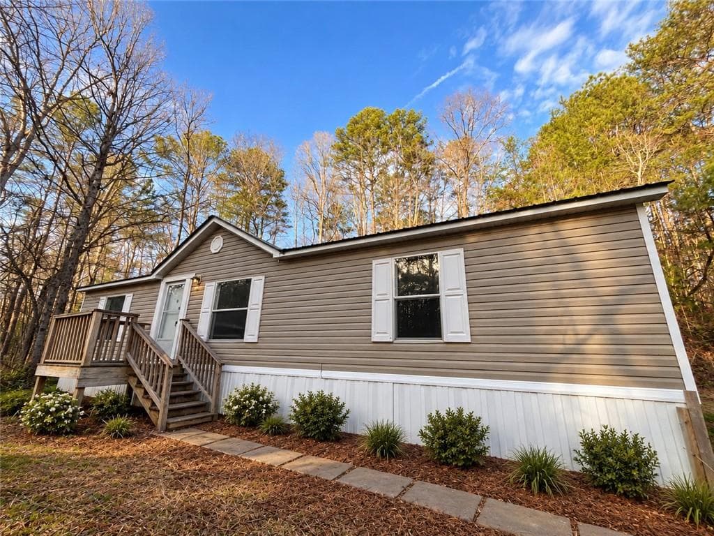 3 bedroom, 2 bathroom, 1,152 sq ft single family residence for sale at 615 Gunstock Creek Lane, Ellijay, GA 30540 — photo 2