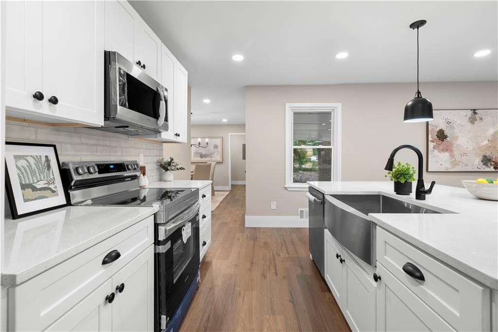 3 bedroom, 2 bathroom, 1,384 sq ft single family residence for sale at 4451 Sims Court, Tucker, GA 30084 — photo 7
