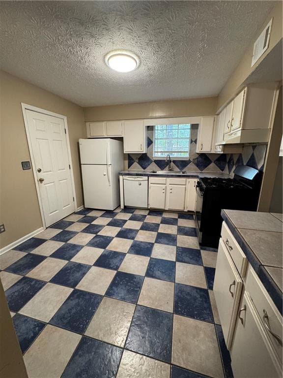 3 bedroom, 3 bathroom, 1,632 sq ft single family residence for sale at 810 Crab Orchard Court, Roswell, GA 30076 — photo 5