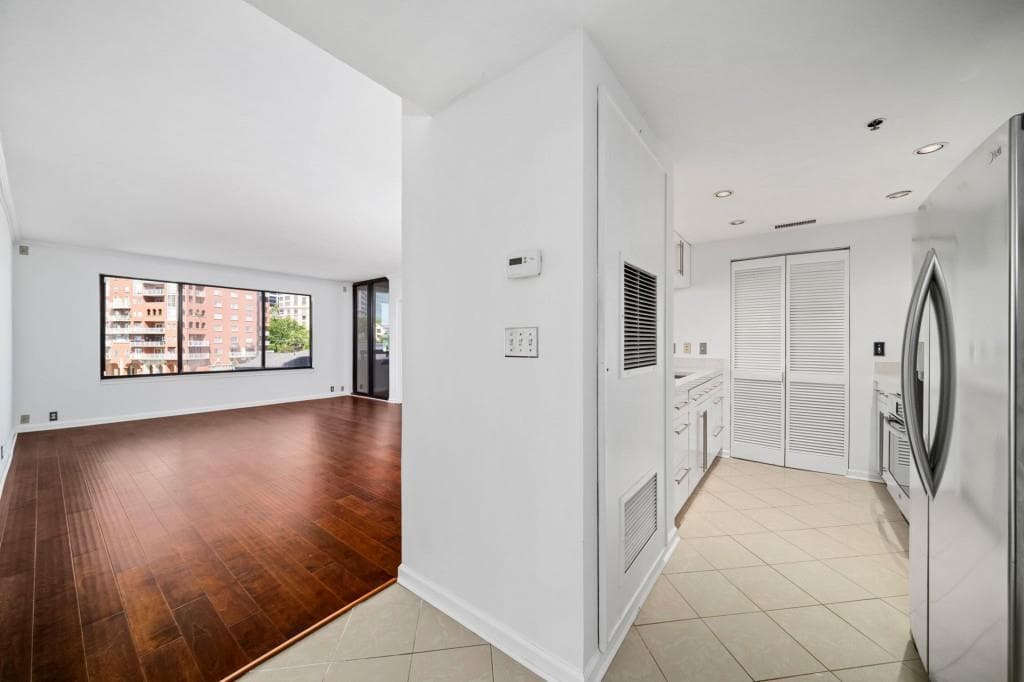 2 bedroom, 2 bathroom, 1,230 sq ft condominium for rent at 3481 Lakeside Drive 1107, Atlanta, GA 30326 for $2,400 a month — photo 2