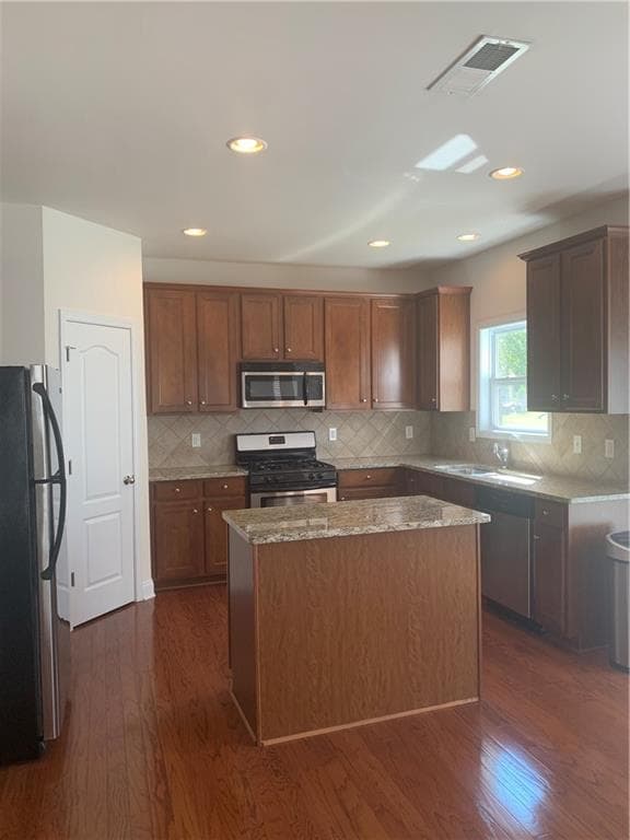 5 bedroom, 3 bathroom, 3,250 sq ft single family residence for sale at 2118 Water Mill Court, Buford, GA 30519 — photo 6