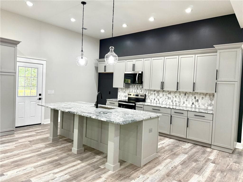 3 bedroom, 2 bathroom, 5,000 sq ft single family residence for sale at 106 Brianna, Calhoun, GA 30701 — photo 5