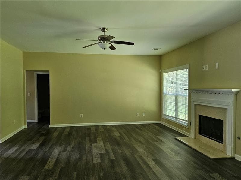 5 bedroom, 4 bathroom, 3,035 sq ft single family residence for sale at 5580 Hastings Terrace, Alpharetta, GA 30005 — photo 8