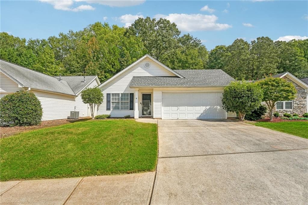 2 bedroom, 2 bathroom, 1,264 sq ft single family residence for sale at 3193 Liberty Commons Drive, Kennesaw, GA 30144
