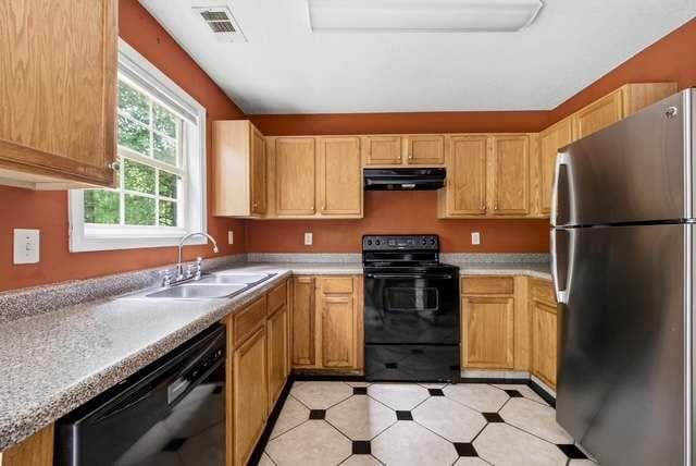 3 bedroom, 3 bathroom, 1,372 sq ft single family residence under contract at 6966 Mahonia Place, Lithonia, GA 30038 — photo 8