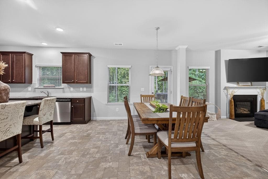 4 bedroom, 3 bathroom, 2,552 sq ft single family residence for sale at 206 Pincourt Loop, Griffin, GA 30223 — photo 9