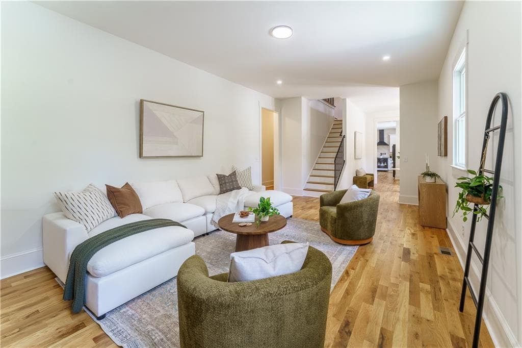 6 bedroom, 6 bathroom, 5,400 sq ft single family residence for sale at 6434 Cherry Tree Lane, Sandy Springs, GA 30328 — photo 7