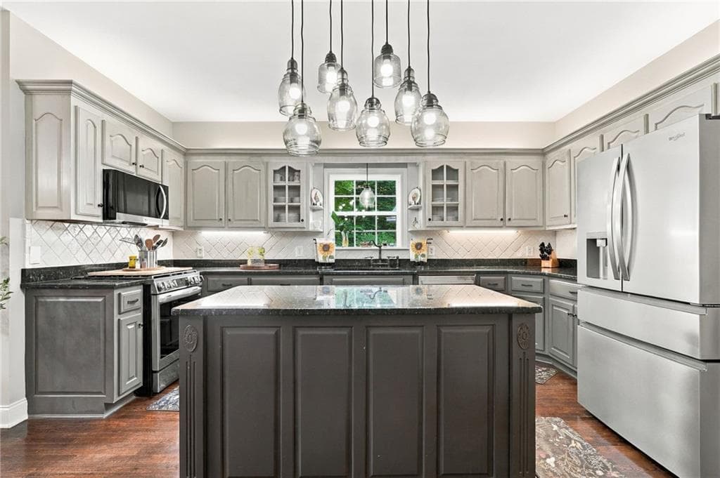 4 bedroom, 3 bathroom, 3,591 sq ft single family residence for sale at 173 Sweetbriar Drive, Jasper, GA 30143 — photo 3