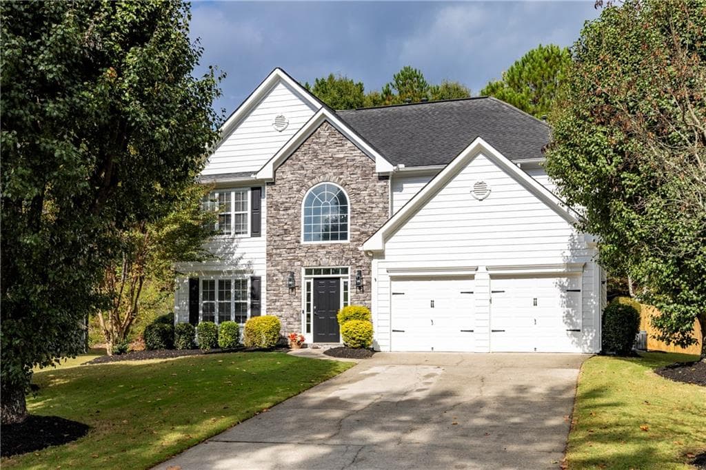 3 bedroom, 3 bathroom, 1,999 sq ft single family residence for sale at 1930 Overland Crossing, Alpharetta, GA 30004 — photo 1 of 33