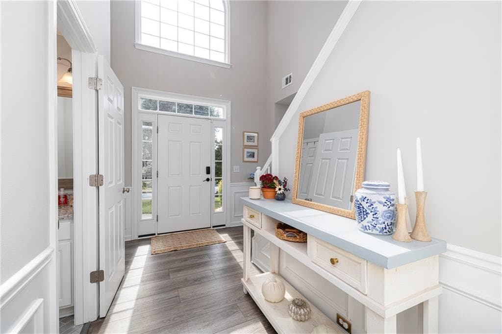 3 bedroom, 3 bathroom, 1,999 sq ft single family residence for sale at 1930 Overland Crossing, Alpharetta, GA 30004 — photo 5