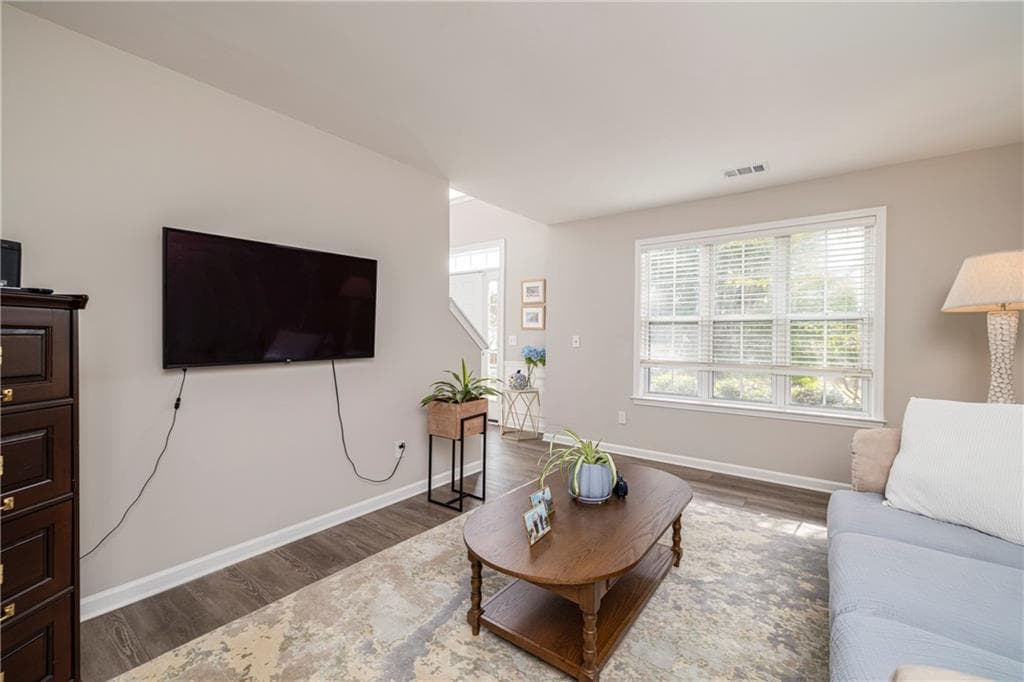 3 bedroom, 3 bathroom, 1,999 sq ft single family residence for sale at 1930 Overland Crossing, Alpharetta, GA 30004 — photo 8