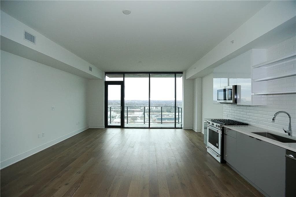 1 bedroom, 1 bathroom, 699 sq ft condominium for rent at 788 W Marietta Street 811, Atlanta, GA 30318 for $1,800 a month — photo 2
