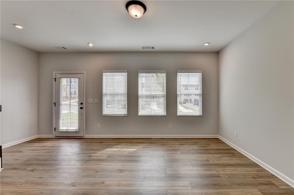 3 bedroom, 4 bathroom, 2,008 sq ft townhouse for rent at 3052 Beacon Bend Crossing, Lawrenceville, GA 30043 for $2,400 a month — photo 4
