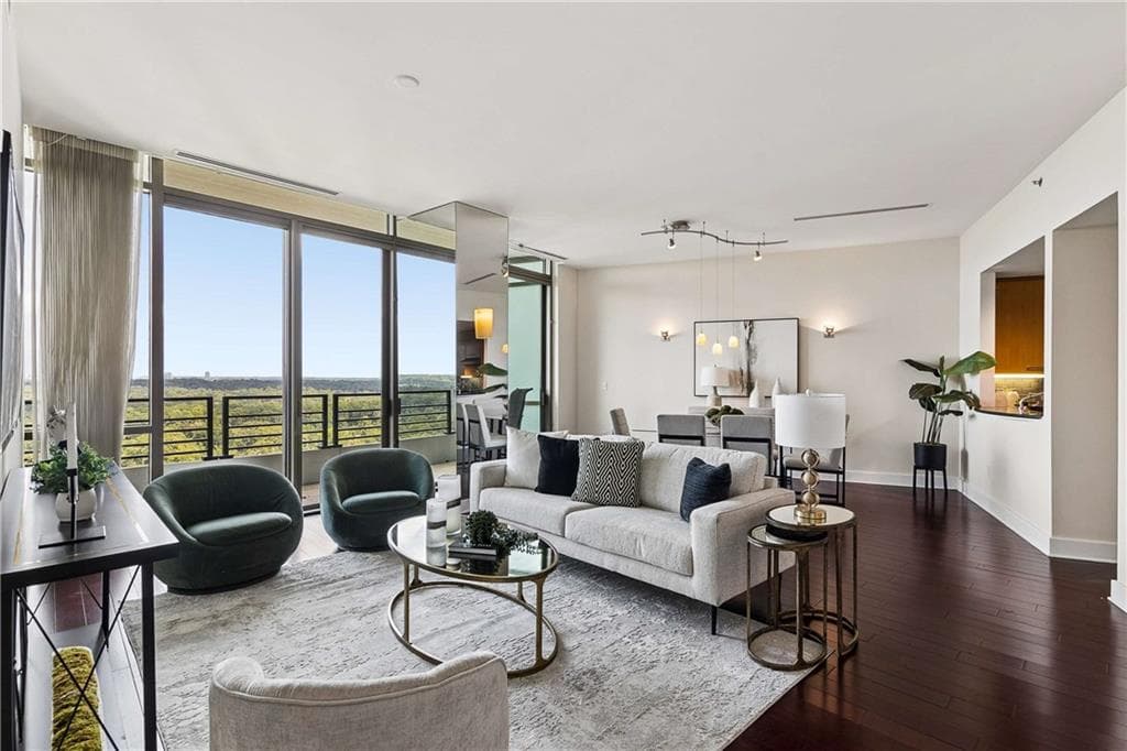 3 bedroom, 3 bathroom, 1,867 sq ft condominium for sale at 700 Park Regency Place 2404, Atlanta, GA 30326 — photo 4