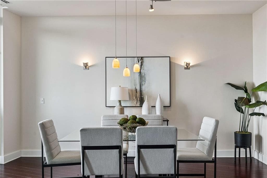3 bedroom, 3 bathroom, 1,867 sq ft condominium for sale at 700 Park Regency Place 2404, Atlanta, GA 30326 — photo 8