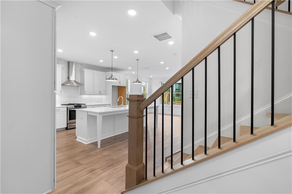 3 bedroom, 3 bathroom, 2,030 sq ft townhouse under contract at 4314 Burton Bend Way 148, Buford, GA 30518 — photo 5