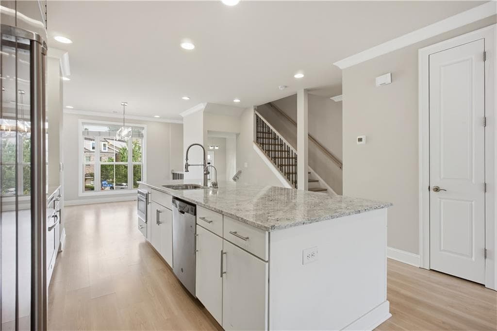 3 bedroom, 4 bathroom, 2,200 sq ft townhouse for sale at 2217 Parkside Glen View 221, Duluth, GA 30097 — photo 7