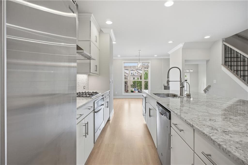 3 bedroom, 4 bathroom, 2,200 sq ft townhouse for sale at 2217 Parkside Glen View 221, Duluth, GA 30097 — photo 8