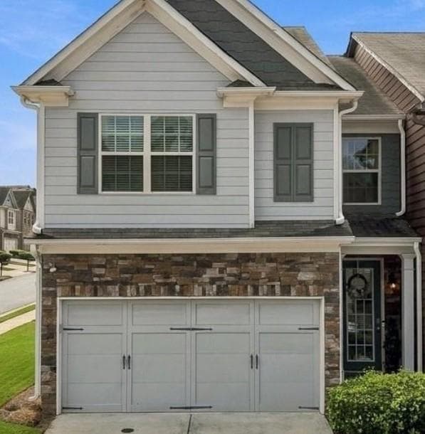 3 bedroom, 3 bathroom, 1,939 sq ft townhouse for sale at 3429 Sardis Bend Drive, Buford, GA 30519