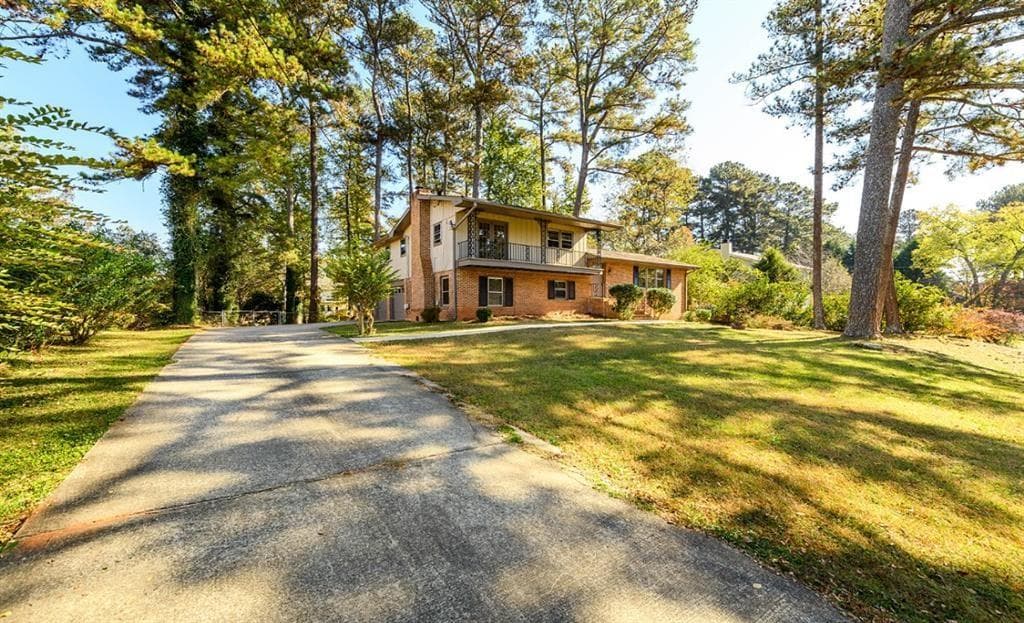 4 bedroom, 3 bathroom, 2,125 sq ft single family residence for rent at 462 Emily Drive, Lilburn, GA 30047 for $2,275 a month — photo 3