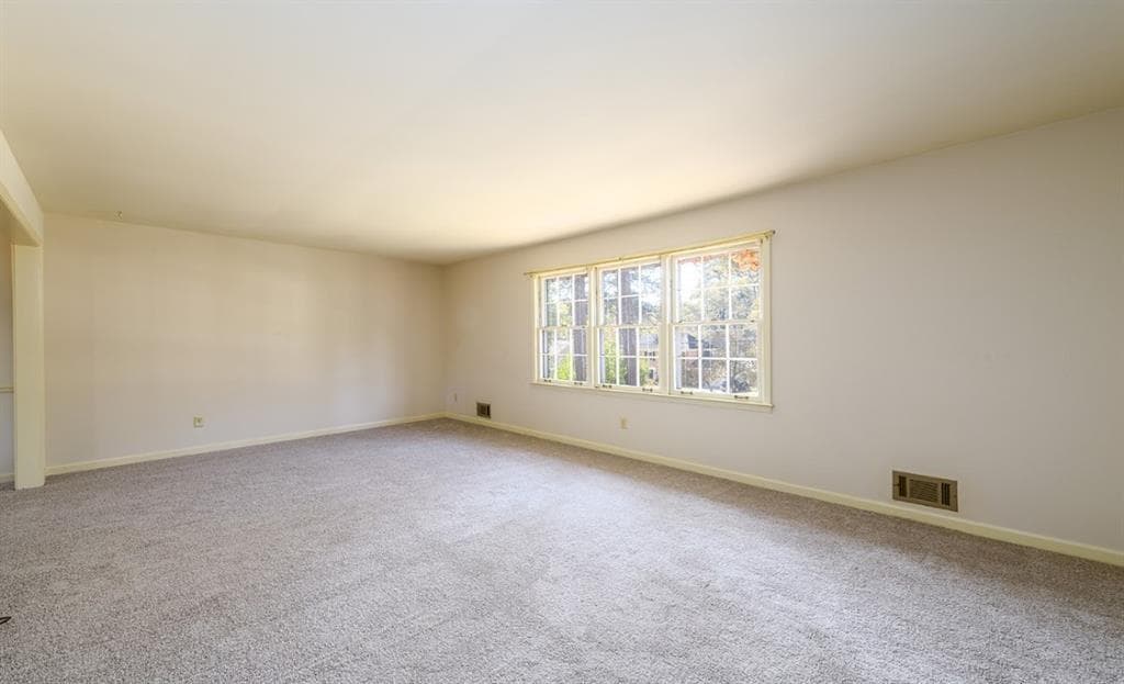 4 bedroom, 3 bathroom, 2,125 sq ft single family residence for rent at 462 Emily Drive, Lilburn, GA 30047 for $2,275 a month — photo 5