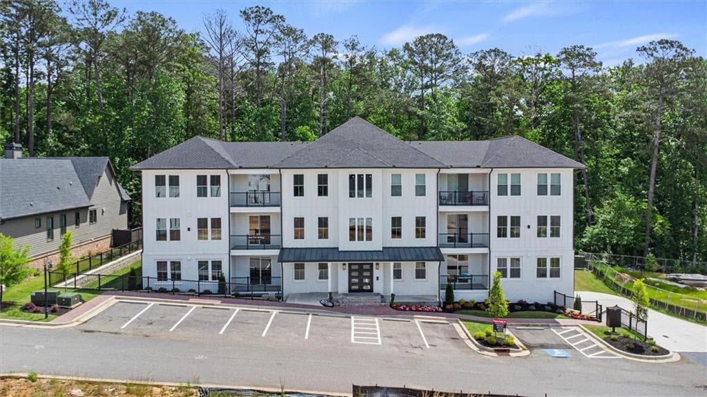 2 bedroom, 3 bathroom, 1,540 sq ft condominium for sale at 1050 Blair Lane 101, Peachtree City, GA 30269 — photo 2
