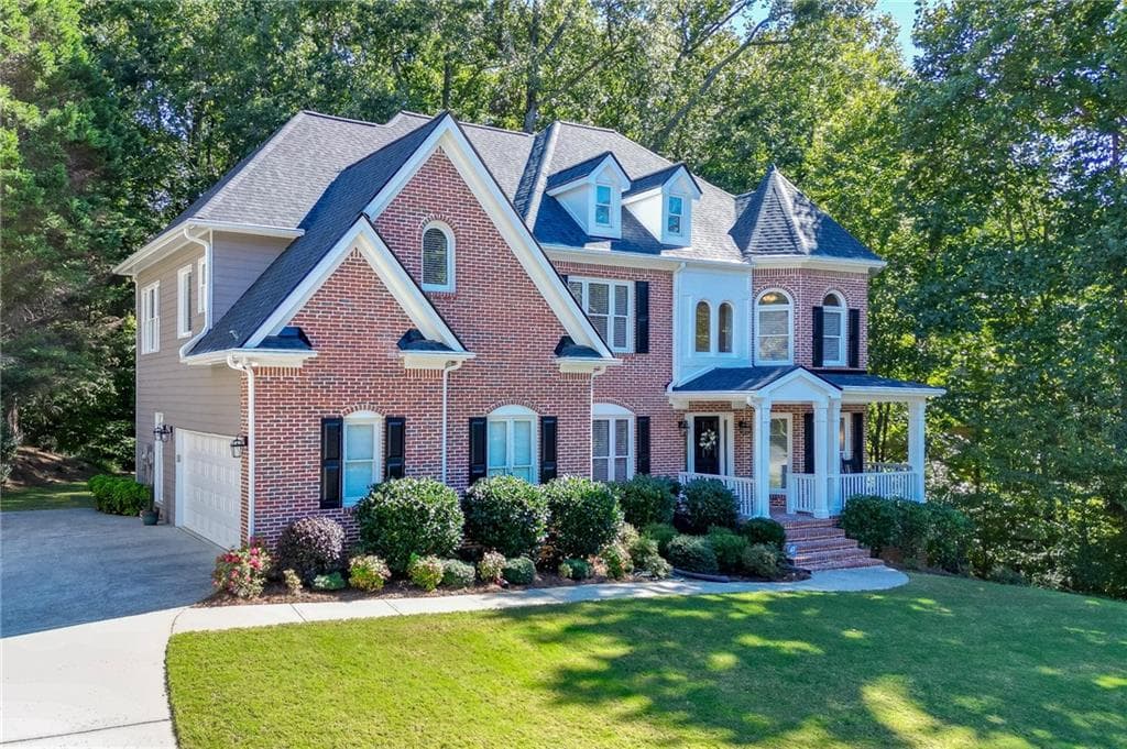 5 bedroom, 5 bathroom, 4,915 sq ft single family residence for sale at 345 Big Bend Trail, Sugar Hill, GA 30518 — photo 2