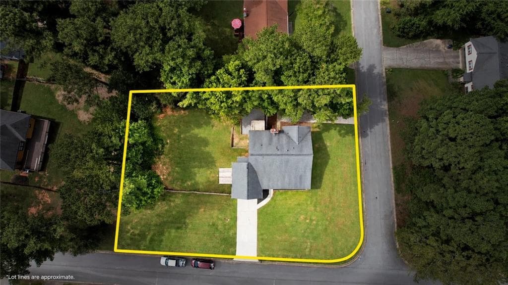 4 bedroom, 3 bathroom, 2,299 sq ft single family residence for sale at 4302 Derbyshire Trace, Conyers, GA 30094 — photo 2