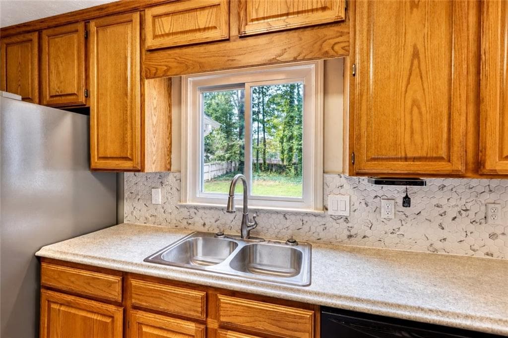 4 bedroom, 3 bathroom, 2,299 sq ft single family residence for sale at 4302 Derbyshire Trace, Conyers, GA 30094 — photo 9