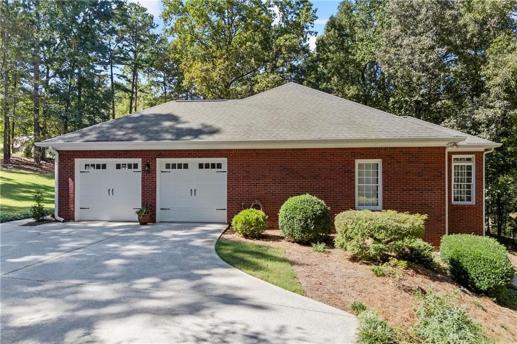 6 bedroom, 4 bathroom, 4,400 sq ft single family residence for sale at 3741 Apalachee Ridge, Monroe, GA 30656 — photo 5