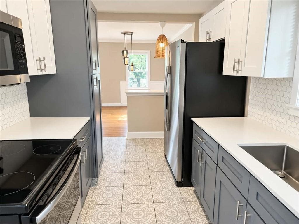 3 bedroom, 1 bathroom, 1,134 sq ft single family residence for rent at 2165 Pinehurst Drive, East Point, GA 30344 for $1,750 a month — photo 6