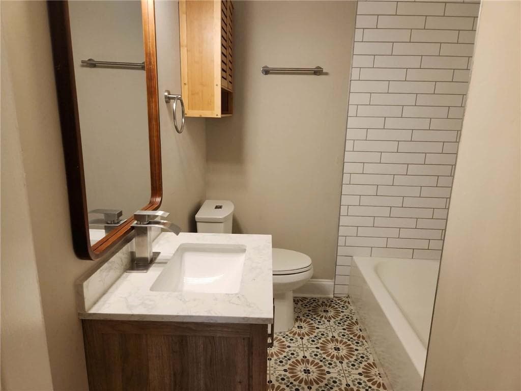 3 bedroom, 1 bathroom, 1,134 sq ft single family residence for rent at 2165 Pinehurst Drive, East Point, GA 30344 for $1,750 a month — photo 10