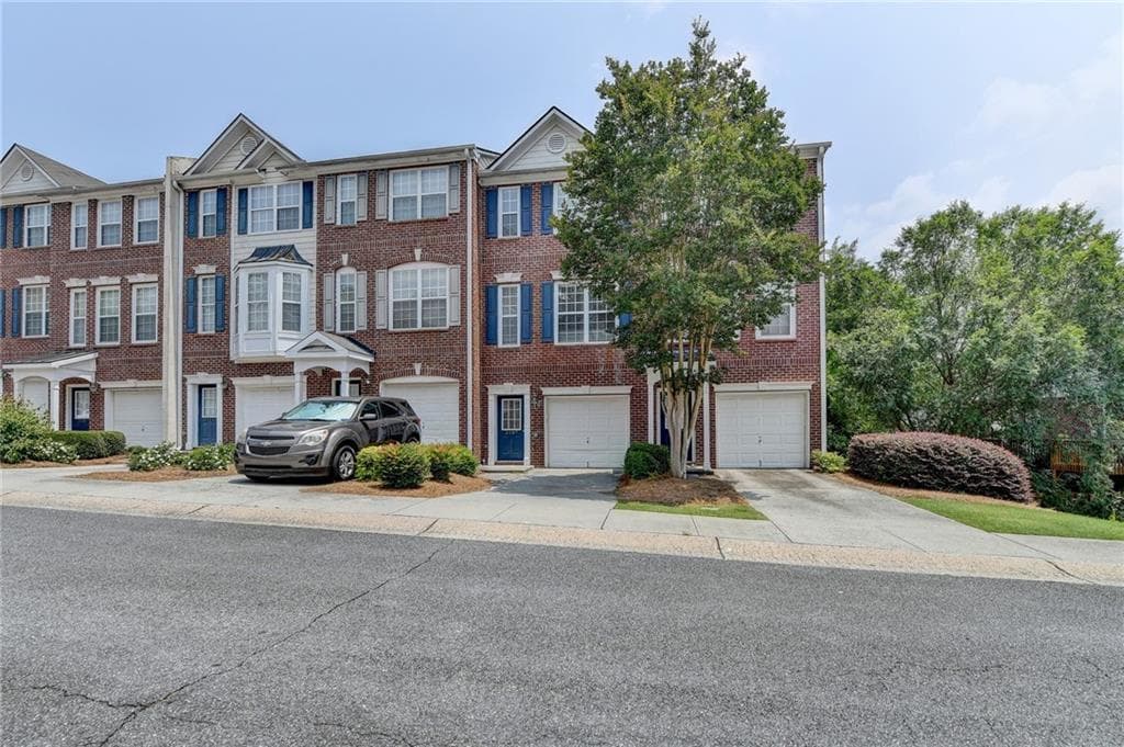 3 bedroom, 4 bathroom, 1,634 sq ft townhouse for rent at 3152 Mill Springs Cir, Buford, GA 30519 for $2,000 a month — photo 1 of 18
