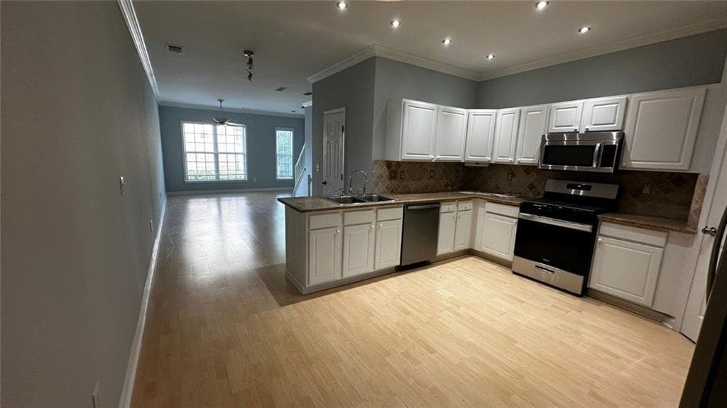 3 bedroom, 4 bathroom, 1,634 sq ft townhouse for rent at 3152 Mill Springs Cir, Buford, GA 30519 for $2,000 a month — photo 6