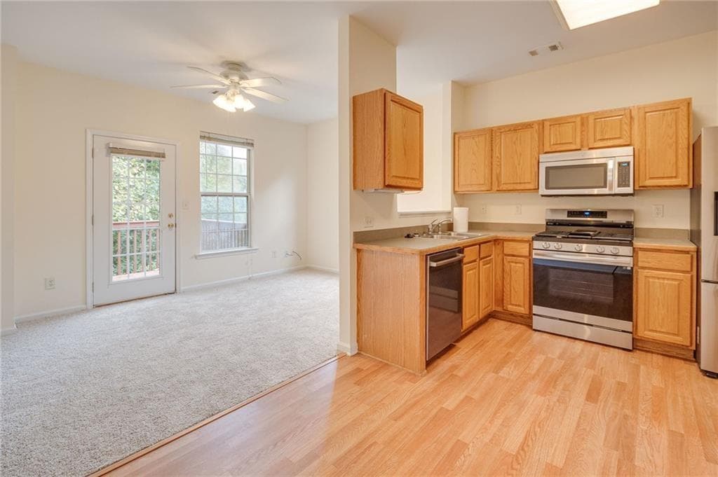 2 bedroom, 3 bathroom, 1,468 sq ft townhouse for rent at 3246 Mill Springs Cir, Buford, GA 30519 for $1,900 a month — photo 3