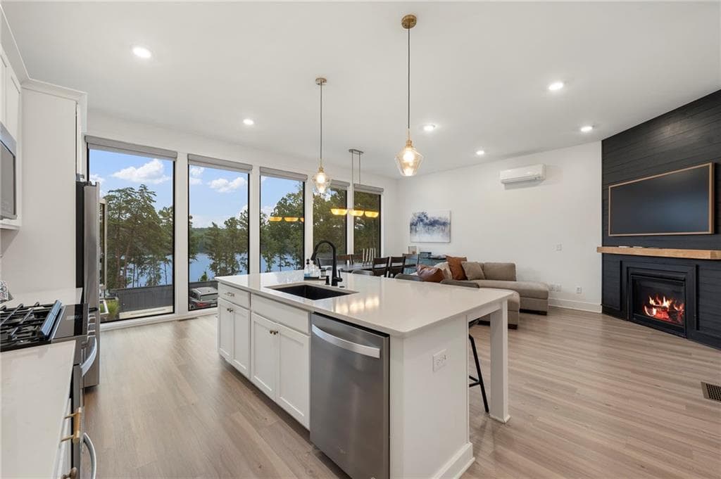 3 bedroom, 3 bathroom, 1,796 sq ft single family residence for sale at 103 Marina Parc Drive, Waleska, GA 30183 — photo 3