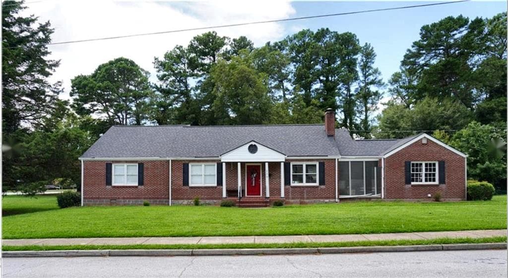 2 bedroom, 2 bathroom, 2,208 sq ft single family residence for sale at 330 S Culver Street, Lawrenceville, GA 30046 — photo 1 of 8