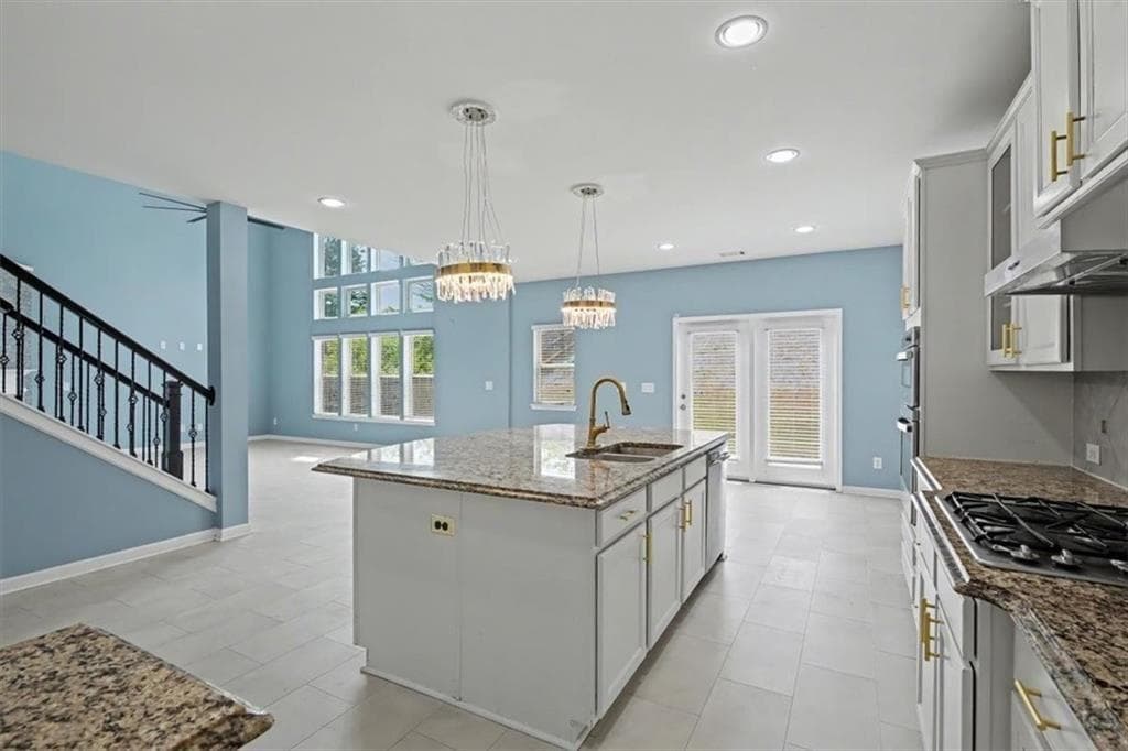 4 bedroom, 3 bathroom, 3,200 sq ft single family residence for sale at 6810 Rocking Horse Lane, Cumming, GA 30040 — photo 8