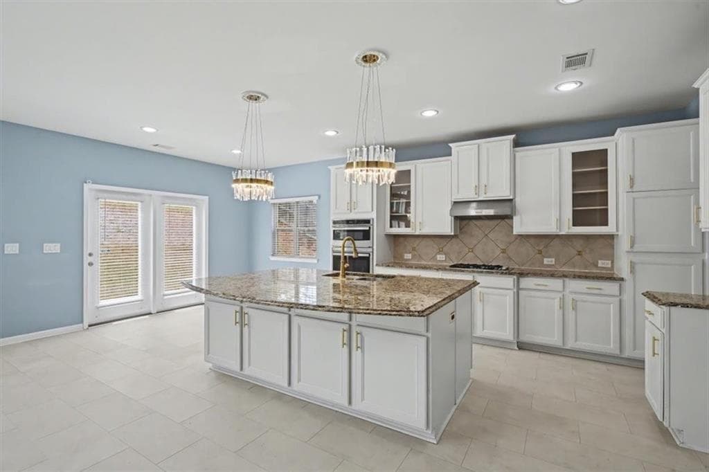 4 bedroom, 3 bathroom, 3,200 sq ft single family residence for sale at 6810 Rocking Horse Lane, Cumming, GA 30040 — photo 9
