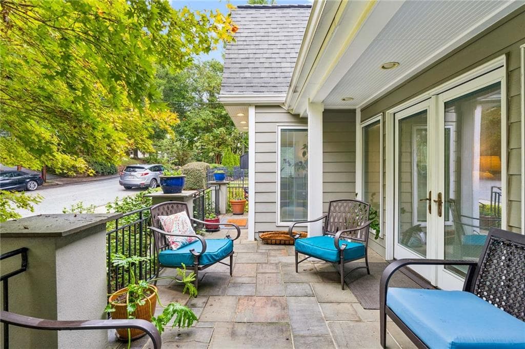 3 bedroom, 3 bathroom, 2,177 sq ft single family residence for sale at 925 Highland Terrace, Atlanta, GA 30306 — photo 4